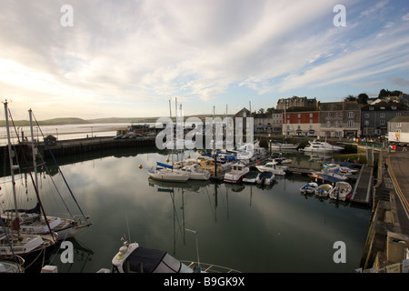 Tôt le matin à Padstow Harbour, Cornwall, Royaume-Uni Banque D'Images