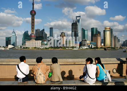 La Chine, Shanghai. Pudong vu du Bund. Banque D'Images