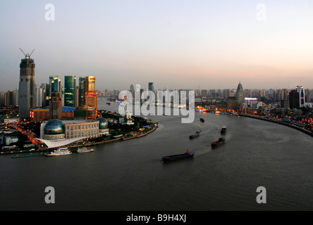 La Chine, Shanghai. Vue depuis l'hôtel Hyatt sur le Bund de Shanghai. Banque D'Images