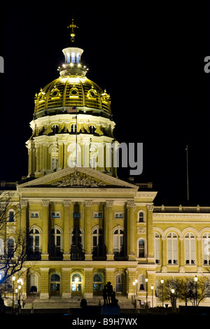 Iowa State Capitol building at night, Des Moines, Iowa, USA Banque D'Images