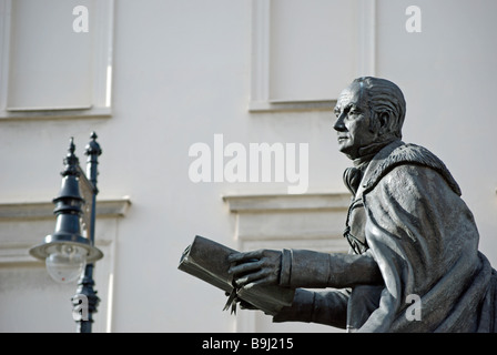 Détail de la statue de jonathan wylder sir Robert Grosvenor, premier marquis de Westminster, Belgrave Square, Londres, Angleterre Banque D'Images