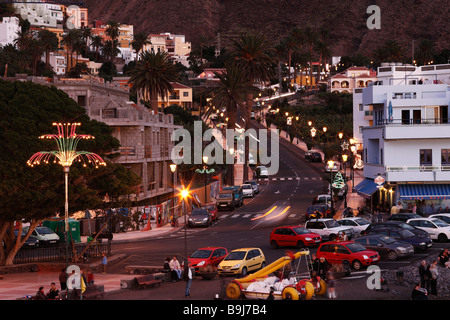 Rue avec décoration de Noël à la nuit à La Playa, Valle Gran Rey, La Gomera, Canaries, Canaries, Espagne, Europe Banque D'Images