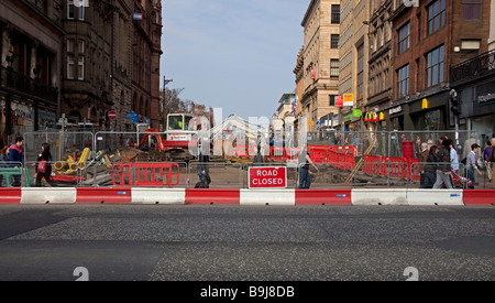 Barrière de travaux routiers route fermée, Edinburgh Scotland UK Europe Banque D'Images