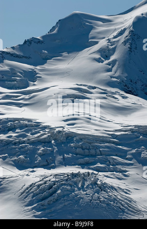 Pente glaciaire sur le mont Piz Palue, 3900 mètres au-dessus du niveau de la mer, dans la gamme de la Bernina, Alpes, Buendner Canton des Grisons, sw Banque D'Images