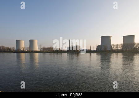 Centrale nucléaire de Biblis sur le Rhin, exploité par RWE, Wiesbaden, Hesse, Germany, Europe Banque D'Images