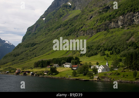 Village de Dyrdal dans Naeroyfjord, Sogn og Fjordane, Norvège, Scandinavie, Europe Banque D'Images