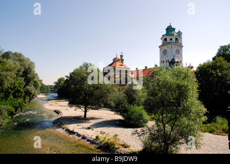 Vue de la rivière Isar, dans le Ludwigsbruecke Muellerisches Volksbad, Bridge, piscine intérieure, Munich, Haute-Bavière, Ger Banque D'Images