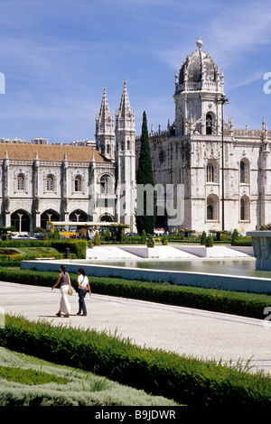 Le Mosteiro dos Jeronimos, Monastère des Hiéronymites, 16ème siècle, le portail ouest est l'entrée principale de l'Igreja de Santa Maria Banque D'Images