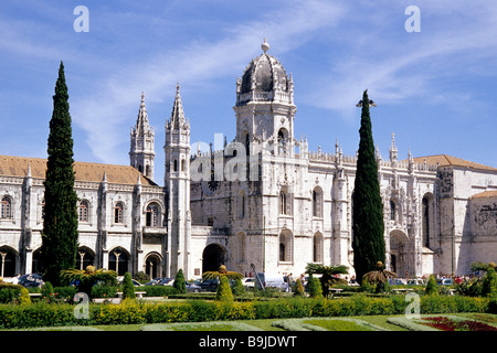 Le Mosteiro dos Jeronimos, Monastère des Hiéronymites, 16ème siècle, le portail ouest est l'entrée principale de l'Igreja de Santa Maria Banque D'Images