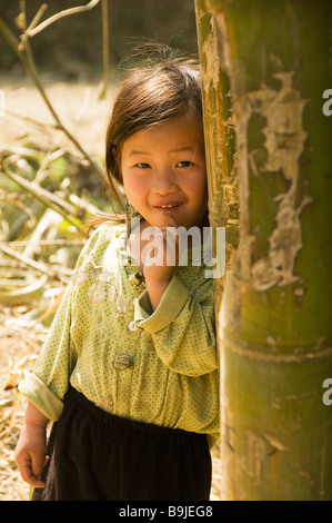 Portrait de jeune fille Hmong noir à Sapa, Vietnam Banque D'Images