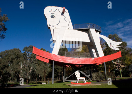 Le grand Cheval à bascule dans l'Australie du Sud en Gumeracha Adelaide Hills Banque D'Images