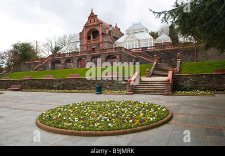 Salon de thé avec dans les conservatoires restaurée Belle Vue park parc public victorien à Newport South Wales UK Banque D'Images