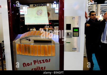 PARIS FRANCE, visiter Food 'Trade Show' Pizza Cuisson automatique "Distributeur Automatique" sur "Do-pizza ou' Company Banque D'Images