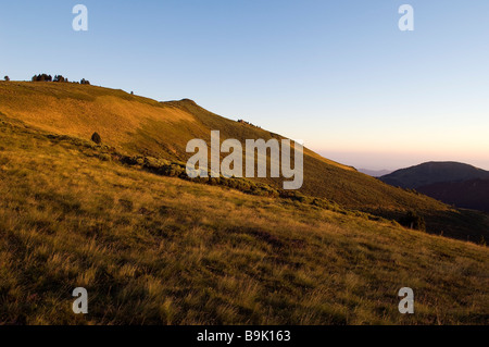 La France, l'Ariège, le panorama depuis le Col de Pailheres, la plus haute montagne de la région (2001m) Banque D'Images