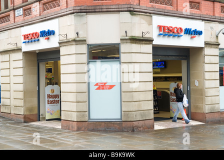 Métro Tesco dans le centre-ville de Manchester UK Banque D'Images