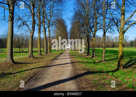 Belle image paysage chemin dans le parc de Monza Banque D'Images