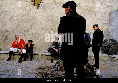 Italie, Sardaigne, Province de Nuoro, Orgosolo, Sant'Antonio Festival, carnaval, défilé des Mamuthones Banque D'Images