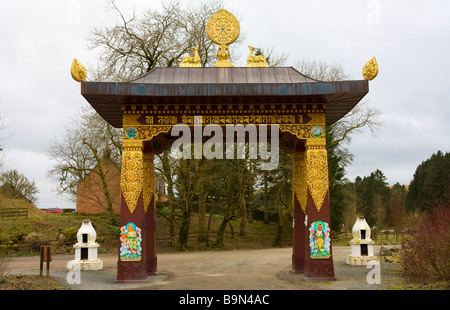 C'est l'entrée officielle de Kagyu Samye Ling Monastery et Centre Tibétain Eskdalemuir, Langholm Banque D'Images