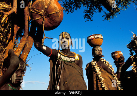 L'Ethiopie, vallée de l'Omo, classé au Patrimoine Mondial par l'UNESCO, la tribu Mursi vit dans le Parc National de Mago, visage Banque D'Images