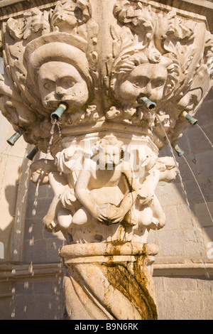 Petite Fontaine d'Onofrio détail dans la ville fortifiée de Dubrovnik Croatie côte Dalmate Europe Banque D'Images