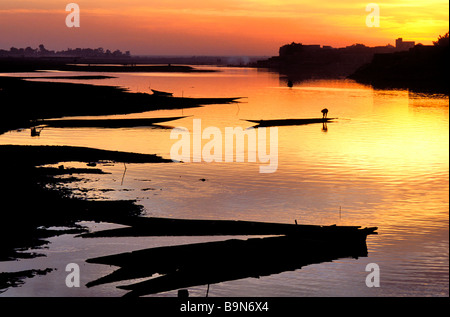 Mali, région de Mopti, Djenné, classée au Patrimoine Mondial par l'UNESCO, pinasse (bateau traditionnel) Banque D'Images
