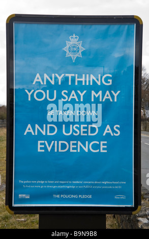 Panneau publicitaire pour la police crime quartier campagne à Blaina vallées, dans le sud du Pays de Galles UK Banque D'Images