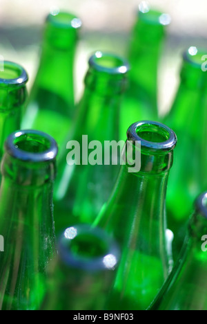 Bouteille de bière en bouteilles vides avec effet de dégradation Banque D'Images