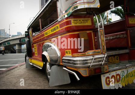 En Jeepney Makati, Manila. Banque D'Images