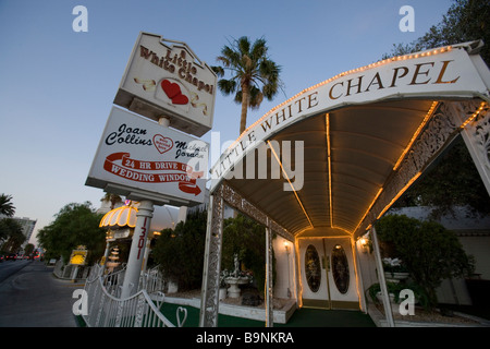 La Little White Wedding Chapel de Las Vegas Nevada avec un mariage lane drive-in Banque D'Images