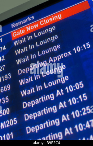 L'aéroport de Manchester UK a annoncé son départ écran Banque D'Images