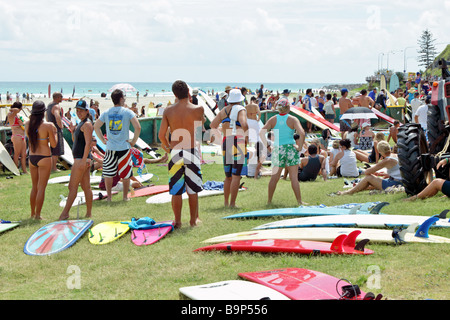 Les manifestants lors d'un rassemblement pour protester contre le pompage de plage Banque D'Images