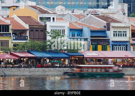 Restaurants le long de la rivière Singapour dans le quartier central des affaires Banque D'Images