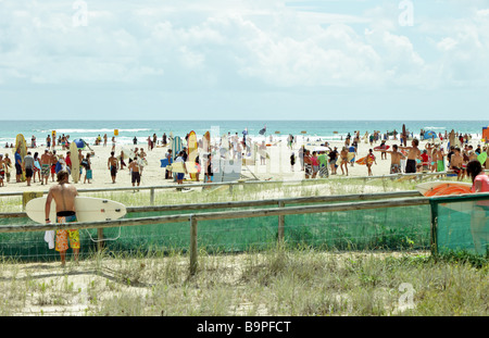 Les manifestants lors d'un rassemblement pour protester contre le pompage de plage Banque D'Images