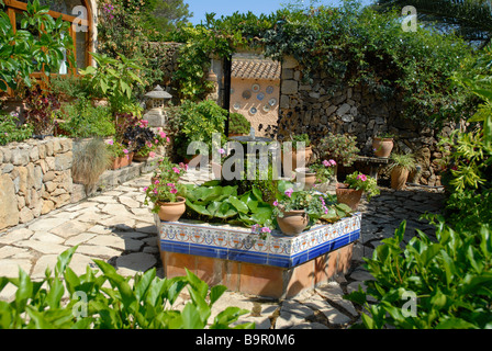 L'Espagnol cour-jardin avec étang formelle et de l'eau fonction, Jesus Pobre, Province d'Alicante, Communauté Valencienne, Espagne Banque D'Images