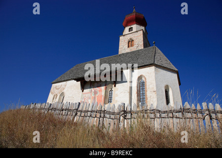 L'église St Nikolaus près de Mittelberg Renon Trentino Italie Banque D'Images