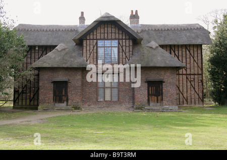 Le Cottage de la Reine Charlotte, Royal Botanical Gardens, Kew, Richmond, Surrey, Angleterre, Royaume-Uni Banque D'Images