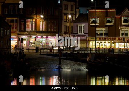 Front de mer de nuit, Scarborough, Yorkshire Banque D'Images