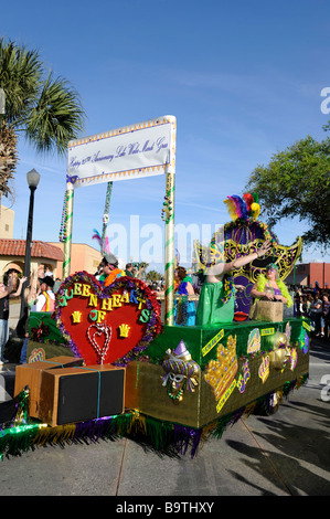 Flotte dans Lake Wales Mardi Gras Parade Central Florida United States Banque D'Images