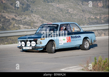 2002 BMW 1969 bleu dans la course automobile rallye de voitures Mallorca classic Banque D'Images