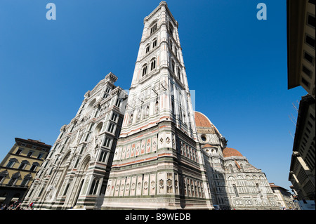 Basilica di Santa Maria del Fiore, Le Campanile de Giotto et le Duomo, Piazza San Giovanni, Florence, Toscane, Italie Banque D'Images