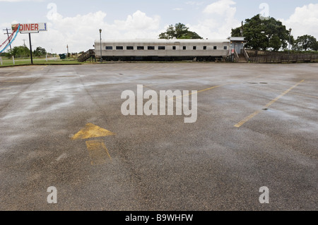 Diner dans un vieux train à Luling, Texas. Banque D'Images