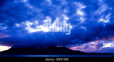 Soirée tempête sur le rhum. À l'île de Eigg îles écossaises Banque D'Images