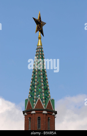 Ruby star soviétique sur le dessus de la tour du Kremlin Moscou Russie Banque D'Images