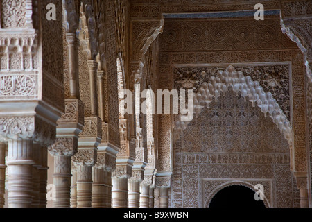 Patio de los Leones dans le Palais de l'Alhambra à Grenade Espagne Banque D'Images