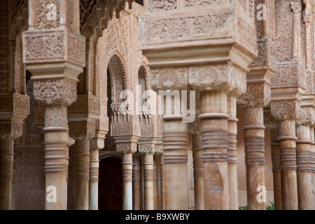 Patio de los Leones dans le Palais de l'Alhambra à Grenade Espagne Banque D'Images