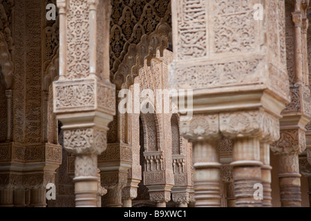 Patio de los Leones dans le Palais de l'Alhambra à Grenade Espagne Banque D'Images