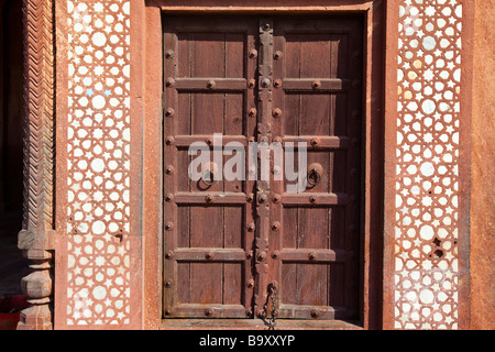 Détail architectural à l'intérieur de la mosquée de vendredi à Fatehpur Sikri Banque D'Images