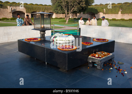 Gandhi Memorial Samadhi au Raj Ghat de Delhi Inde Banque D'Images