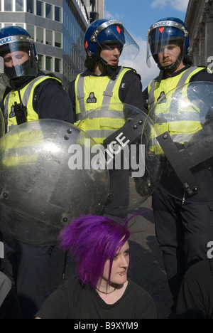 G-20 arrêtez la ville mars et manifestation contre le capitalisme April1 2009 Ville de Londres 2000 ANS HOMER SYKES Banque D'Images