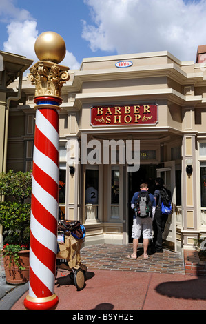 Salon de coiffure et salon de coiffure de la pole position à Walt Disney le Parc à Thème Magic Kingdom Central d'Orlando en Floride Banque D'Images